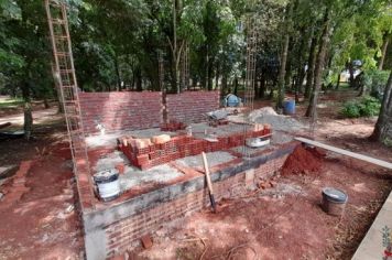 Foto - Avanço obra de construção dos banheiros na Trilha