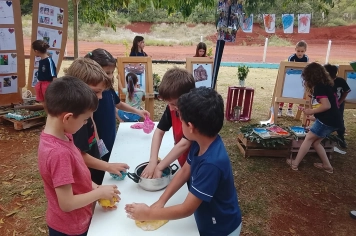 Foto - Mostra do Cotidiano e Dia da Família, na EMEI de Bozano.