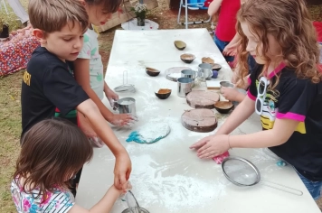 Foto - Mostra do Cotidiano e Dia da Família, na EMEI de Bozano.