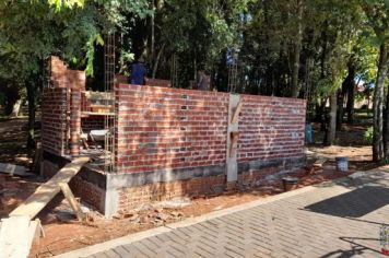 Foto - Avanço obra de construção dos banheiros na Trilha