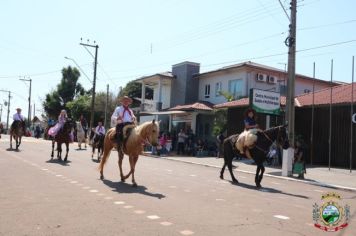 Foto - Desfile Cívico e Farroupilha reúne milhares de pessoas