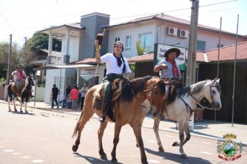 Foto - Desfile Cívico e Farroupilha reúne milhares de pessoas