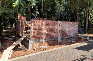 Foto - Avanço obra de construção dos banheiros na Trilha