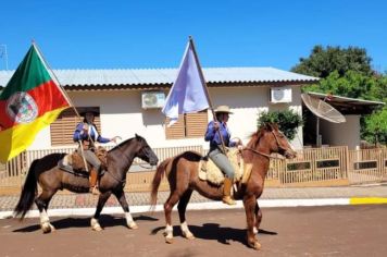 Foto - Desfile Cívico Farroupilha realizado em Bozano