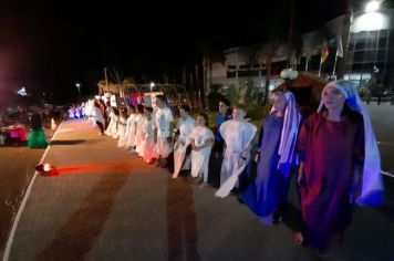 Foto - Papai Noel chegou e teve emoção em frente a prefeitura