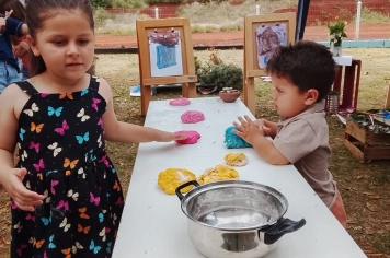 Foto - Mostra do Cotidiano e Dia da Família, na EMEI de Bozano.