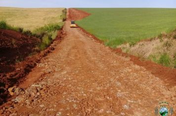 Foto - Trabalho de melhorias de estradas são intensificados após chuvas