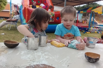 Foto - Mostra do Cotidiano e Dia da Família, na EMEI de Bozano.