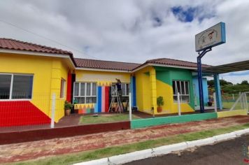 Foto - Instalação letreiro na EMEI Bozano