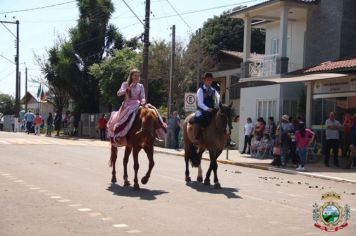 Foto - Desfile Cívico e Farroupilha reúne milhares de pessoas