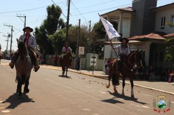 Foto - Desfile Cívico e Farroupilha reúne milhares de pessoas