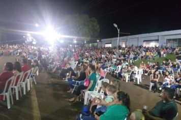 Foto - Papai Noel chegou e teve emoção em frente a prefeitura