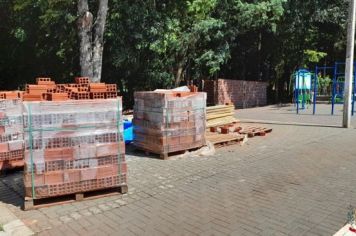 Foto - Avanço obra de construção dos banheiros na Trilha