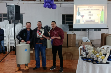 Foto - 17º CONCURSO ARTESANAL DO VINHO DE BOZANO! CONFIRA AS FOTOS
