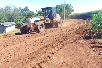 Administração Municipal inicia obra de calçamento na comunidade de São Valentim.