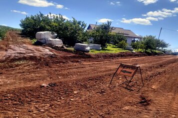 Concluído desvio em obra de calçamento na rua Francisco Bonfada de Vila Salto