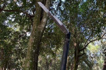 Postes e lâmpadas sofrem tentativa de furto na trilha ecológica