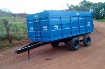 Município de Bozano recebe carretas agrícolas em ato realizado em Esteio