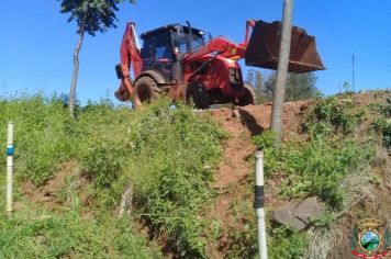 Município firma convênio para adquirir retroescavadeira 
