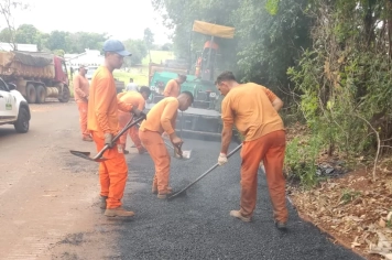 Comunidade de Vila Salto recebe camada asfáltica na conclusão da etapa final de conclusão do asfalto.