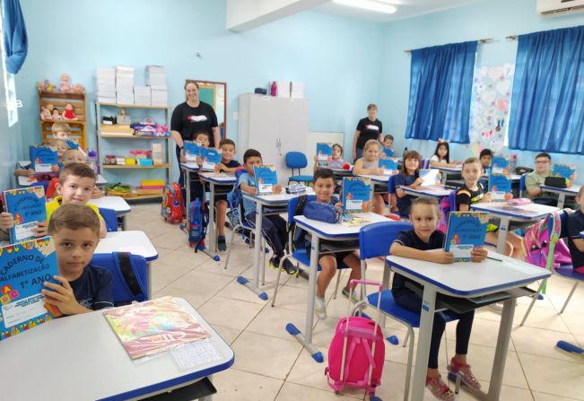 Abertura do ano letivo da Escola Pedro Costa Beber contou com presença da comunidade escolar 