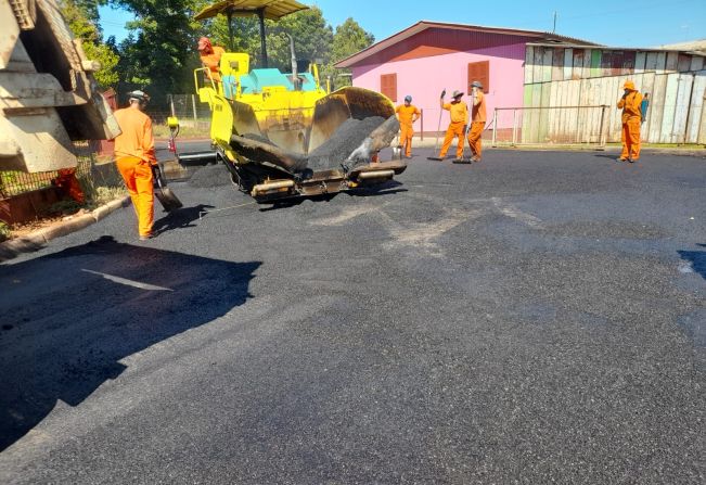 Obras de Asfalto tem sequência em Bozano 