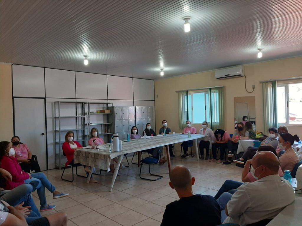 Equipe de saúde avalia retomada de atividades pós pandemia