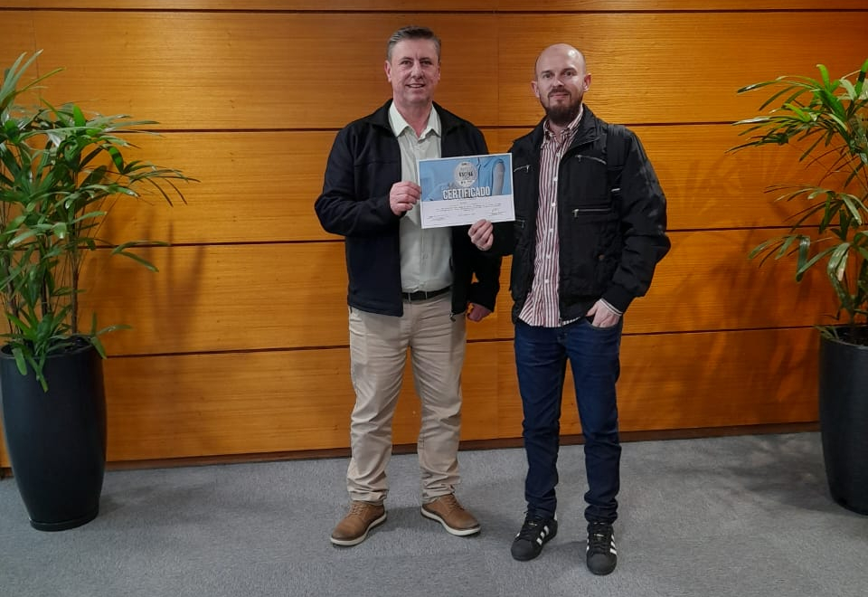 BOZANO RECEBE SELO PRATA DE MUNICÍPIO AMIGO DA VACINA!