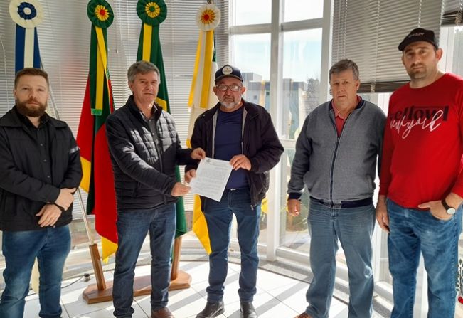 Oficializada entrega de carretas agrícolas para agricultores