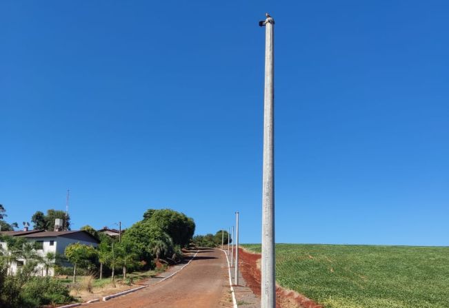 Ceriluz começa implantação de rede de energia na rua Francisco Bonfada