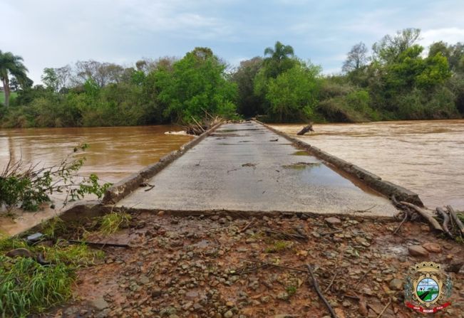 Liberado tráfego na ponte entre Bozano e Ajuricaba