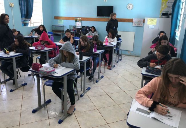 Alunos do 2º e 5º anos do Ensino Fundamental são submetidos a avaliação do Saers