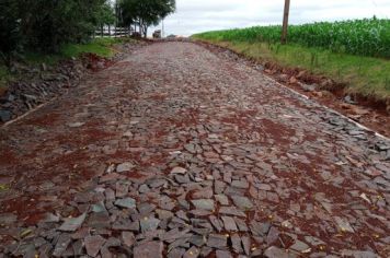 PAVIMENTAÇÃO POLIÉDRICA DE ESTRADA VICINAL