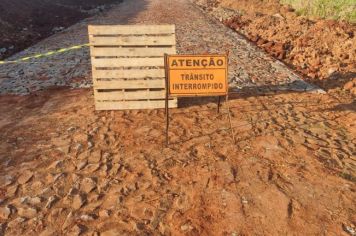 PAVIMENTAÇÃO POLIÉDRICA DE ESTRADA VICINAL