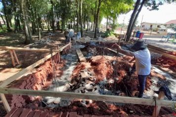 Foto - Início das obras de construção de banheiros na Trilha da Mobilidade Ecológica